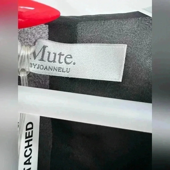 Mute by Joanne Lu M094 Black Patchwork Silk Bow Top New With Tag Size M - Picture 4 of 5